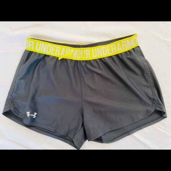 Underarmor running shorts - Picture 1 of 1